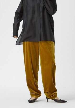 ベロアテーパードパンツ