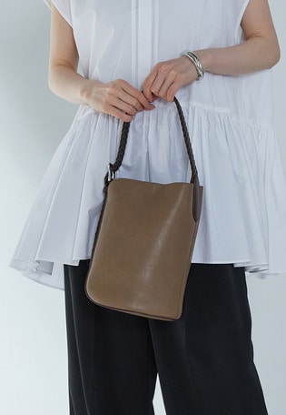 ＜J&M DAVIDSON(ジェイアンドエム デヴィッドソン）＞“QUIVER BUCKET” MINI”ショルダーバッグ