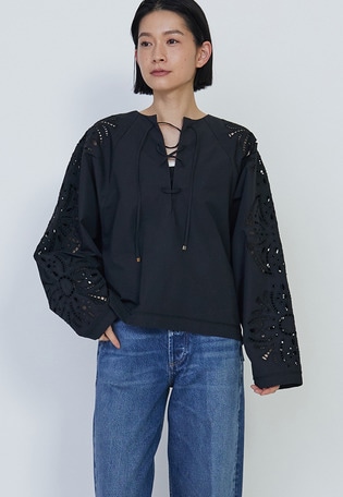 エンブロイダリーブラウス