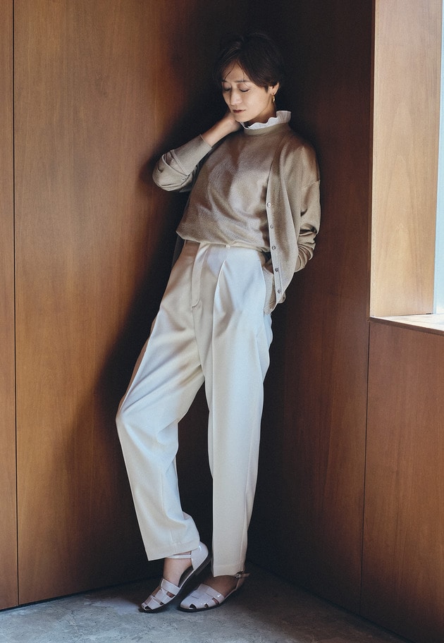 【富岡佳子×1er Arrondissement】スタンドラッフルカラーブラウス 詳細画像 Offwhite 3