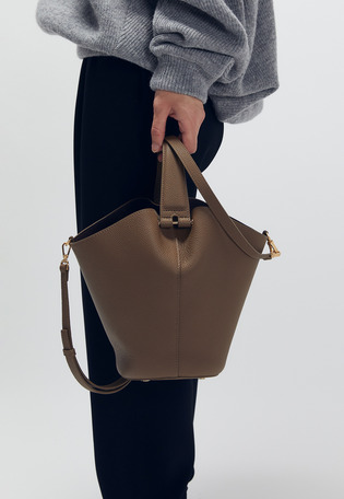 ＜FEEL AND TASTE（フィールアンドテイスト）＞