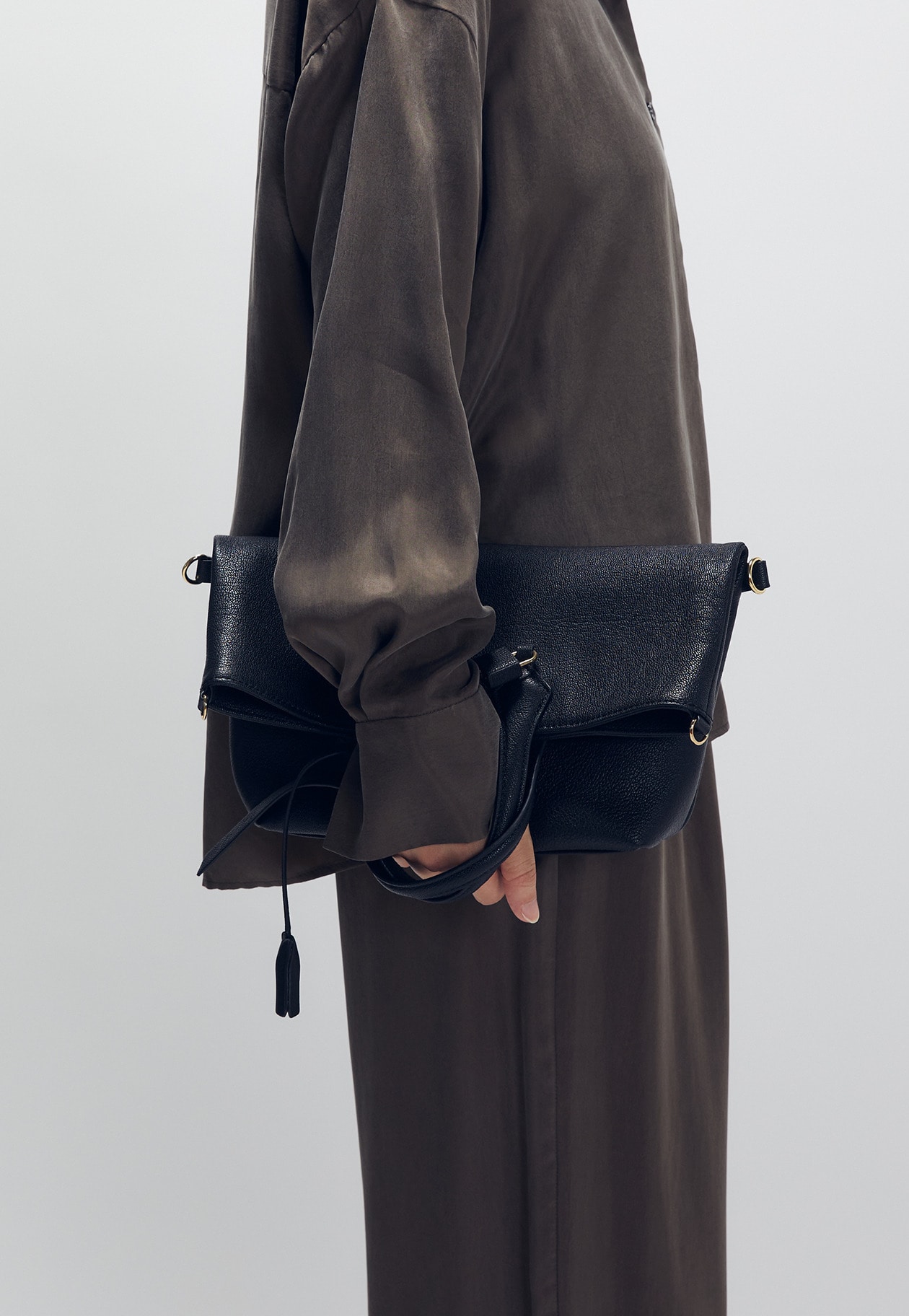 人気商品の中古品・新品・未使用品 予約】＜mica della valle (ミカデラヴァッレ)＞モニカトート バッグ