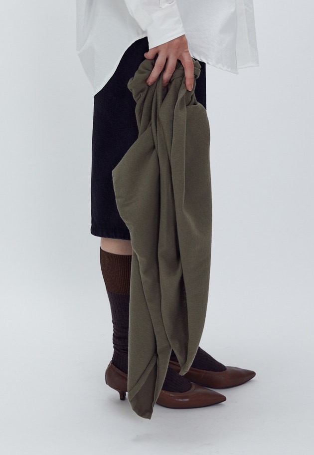 ＜THROW (スロー)＞スクエアスカーフ 詳細画像 Khaki 1