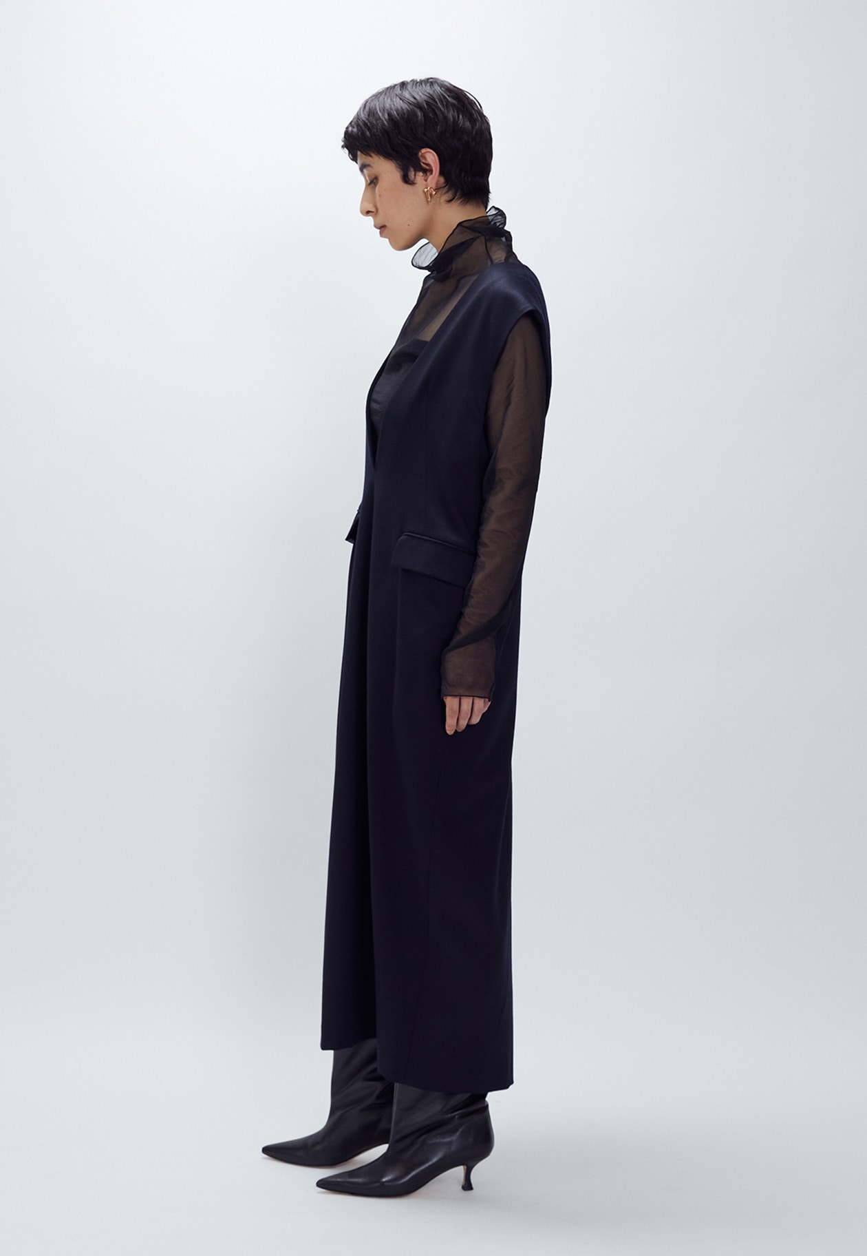 【極美品】 プルミエアロンディスモン 23AW ウールサテンシャツワンピース 黒 ウールサテンシャツ】｜1er Arrondissement（プルミエ アロン