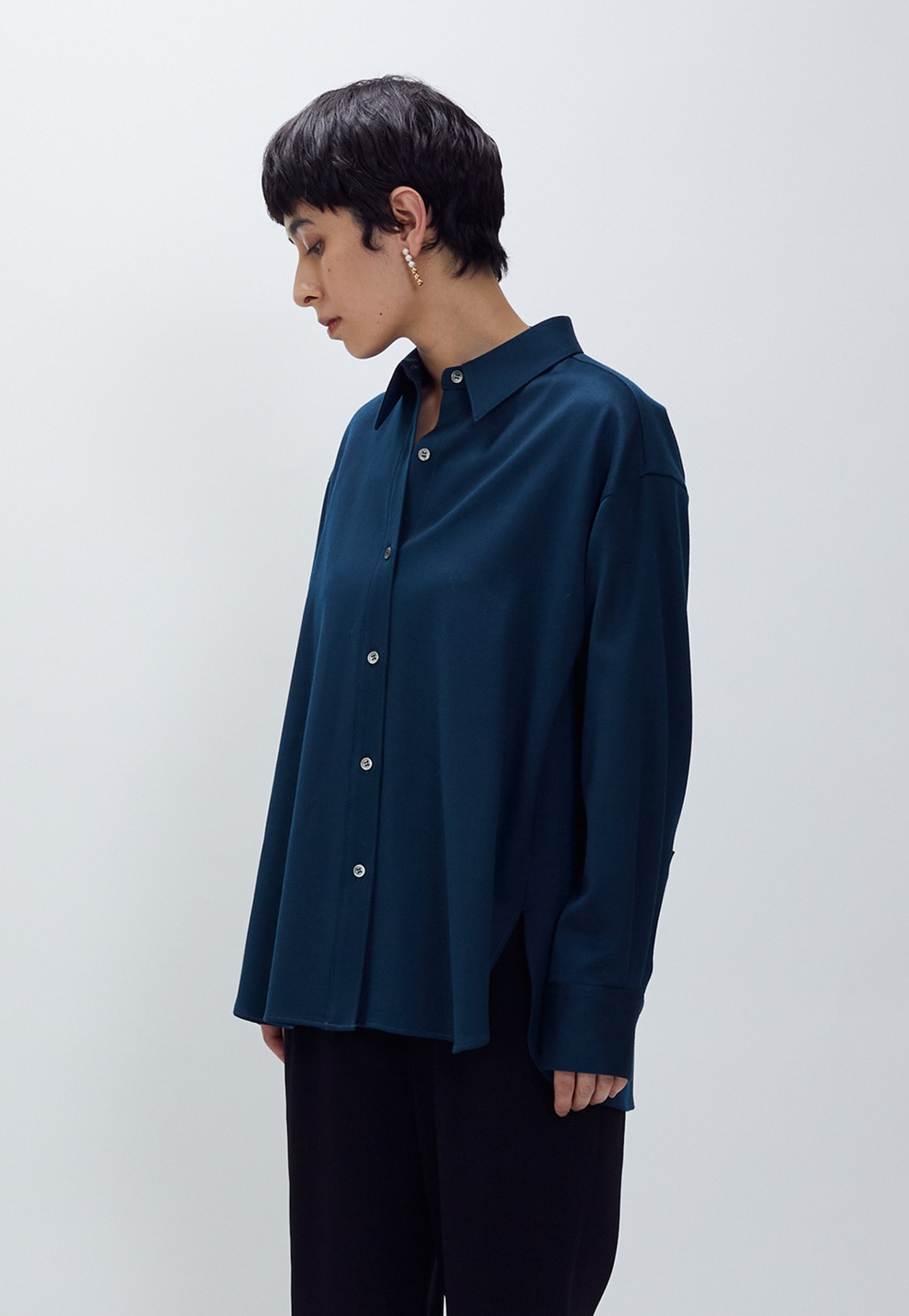 【極美品】 プルミエアロンディスモン 23AW ウールサテンシャツワンピース 黒 ウールサテンシャツ】｜1er Arrondissement（プルミエ アロン