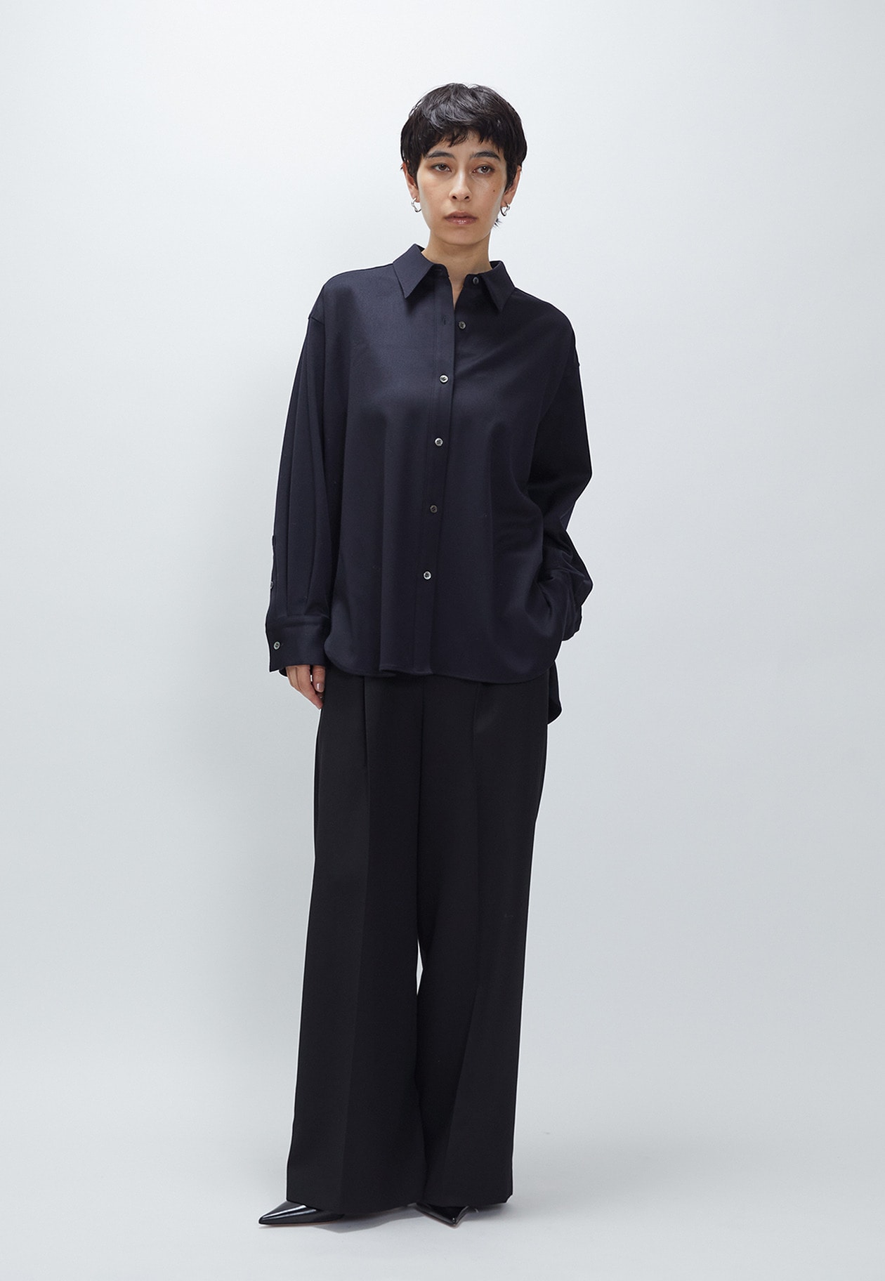 <新品未使用>アパルトモン　ブラック/半袖シャツ ウールサテンシャツ】｜1er Arrondissement（プルミエ アロン