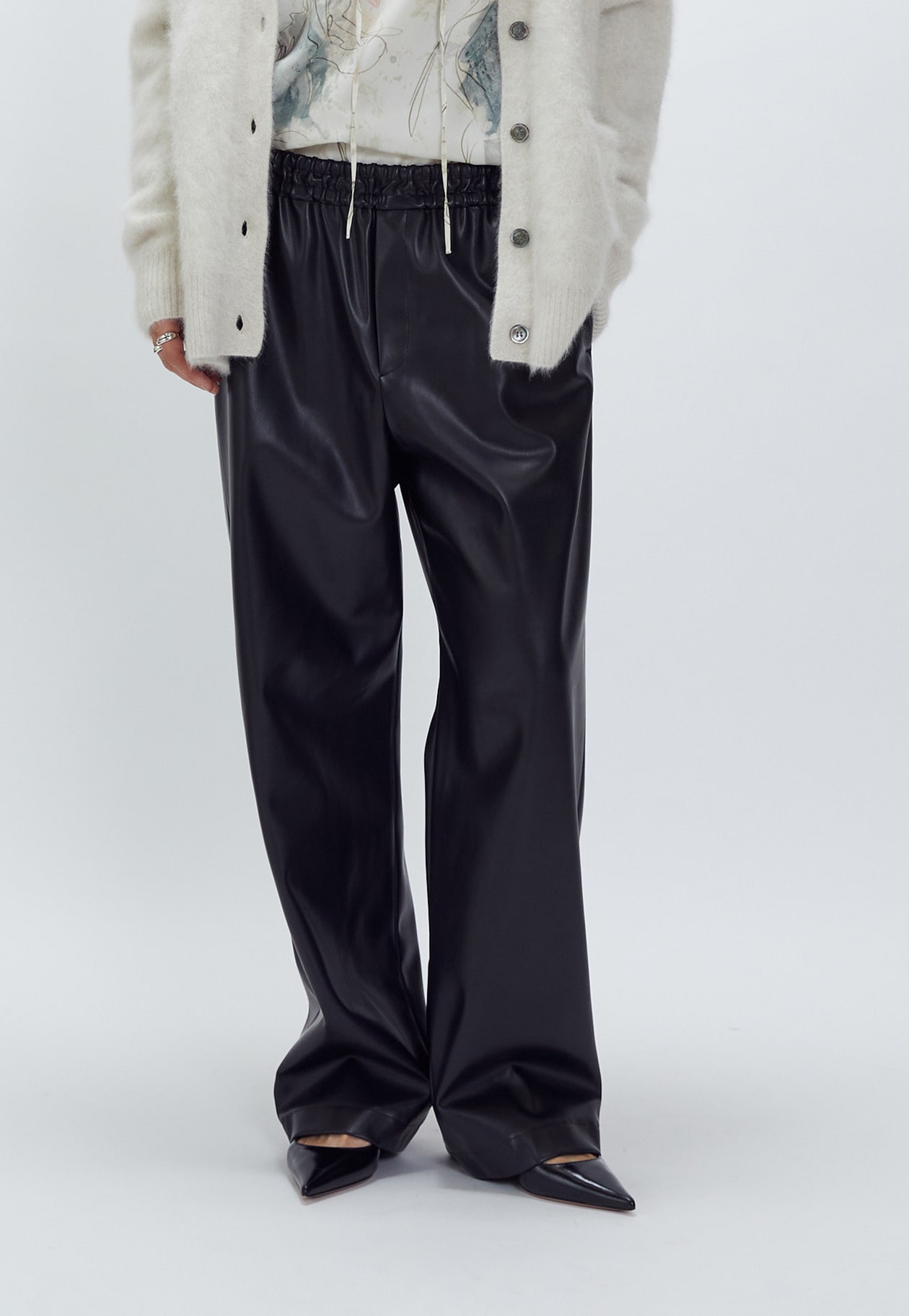 HERMES レザー パンツ 黒 HERMES - 美品 エルメス HERMES パンツ レザーパンツ ショート