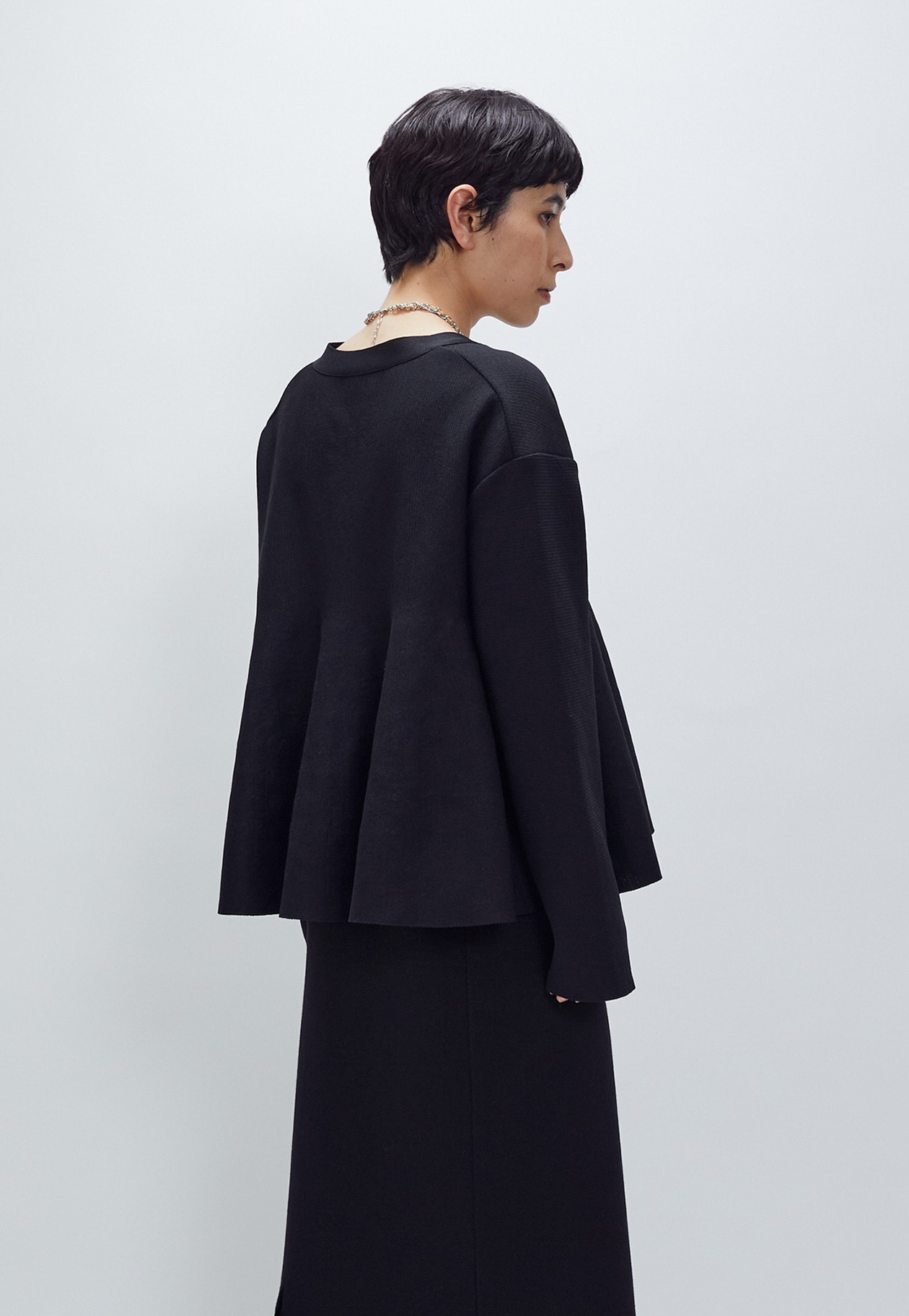 HERMÈS ブラック/占星術カーディガン 38 ペプラムカーディガン】｜1er Arrondissement（プルミエ アロン