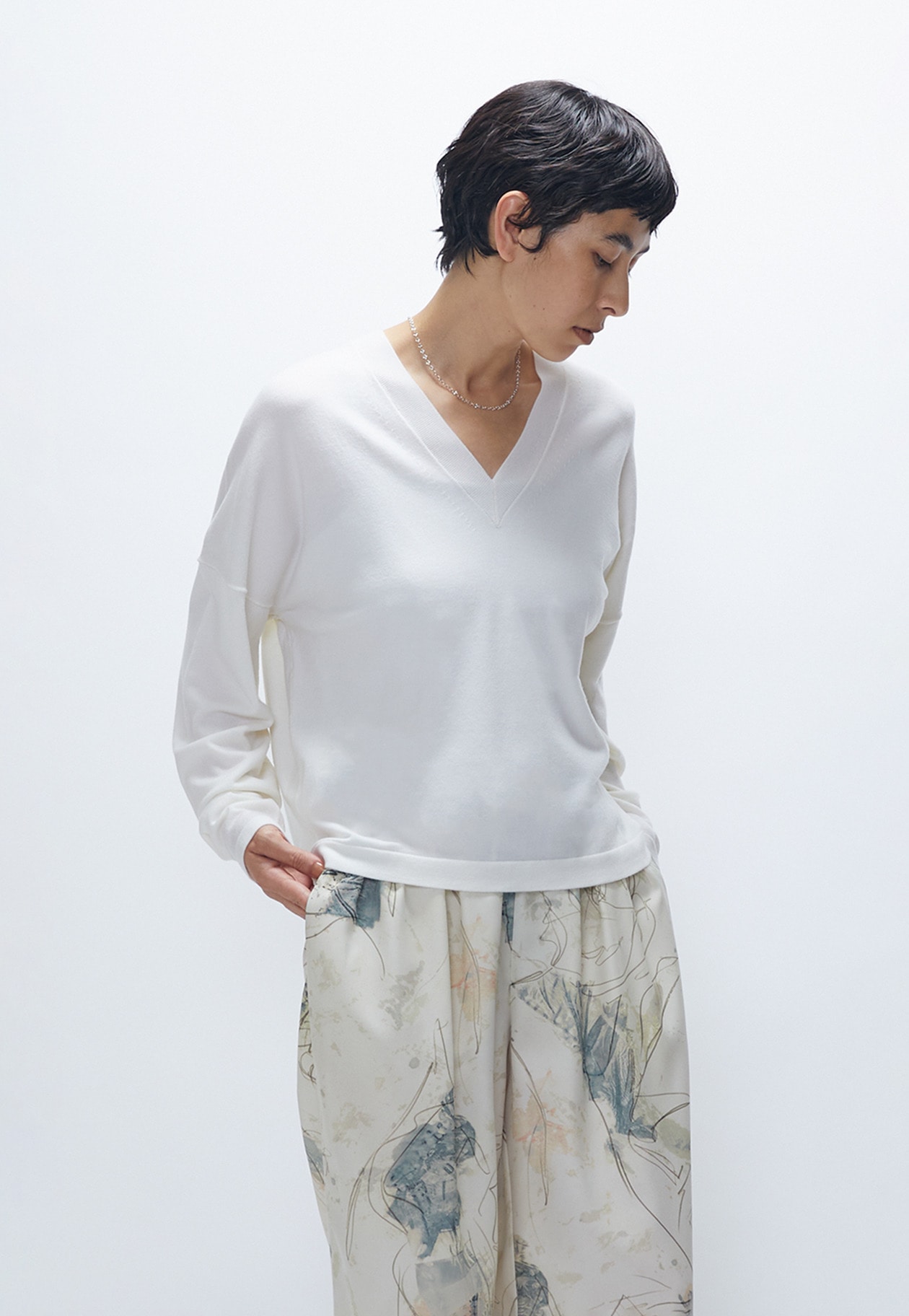 美品✨プルミエアロンディスモン　23SS　ソフトリネンＶネックジレ　ベージュ　S 畦リネンデザインVネックプルオーバー】｜1er Arrondissement