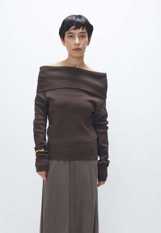 オフショルダープルオーバー