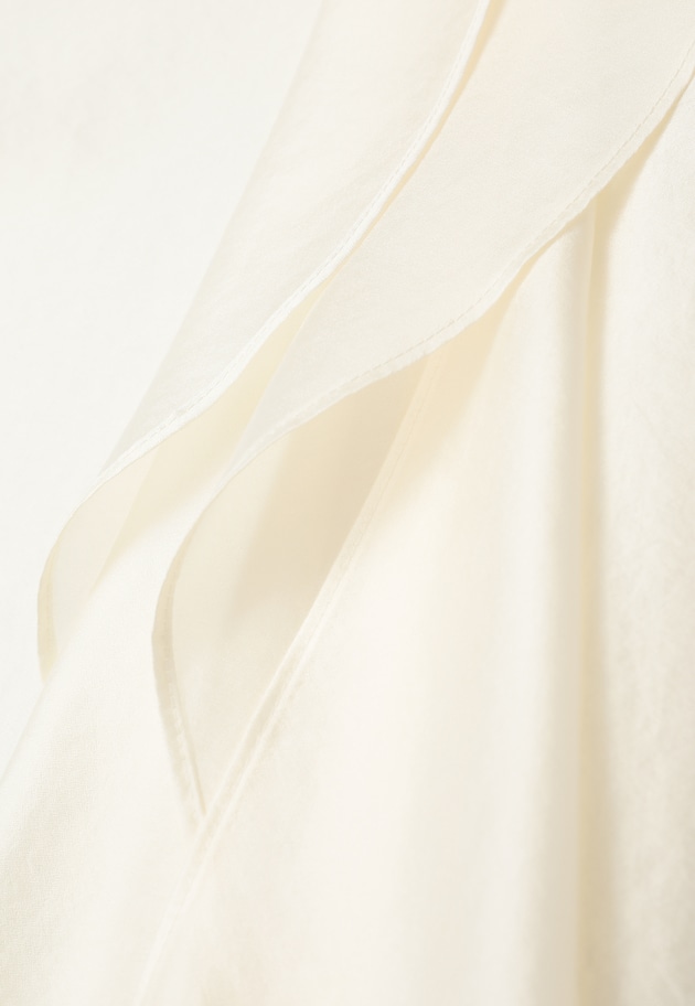 ラッフルＶネックブラウス 詳細画像 Offwhite 12