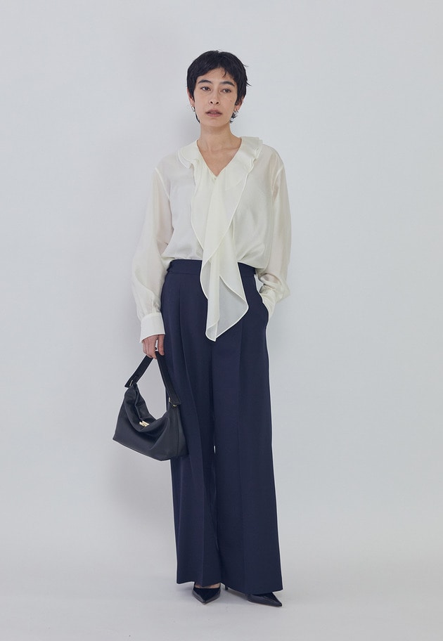 ラッフルＶネックブラウス 詳細画像 Offwhite 4