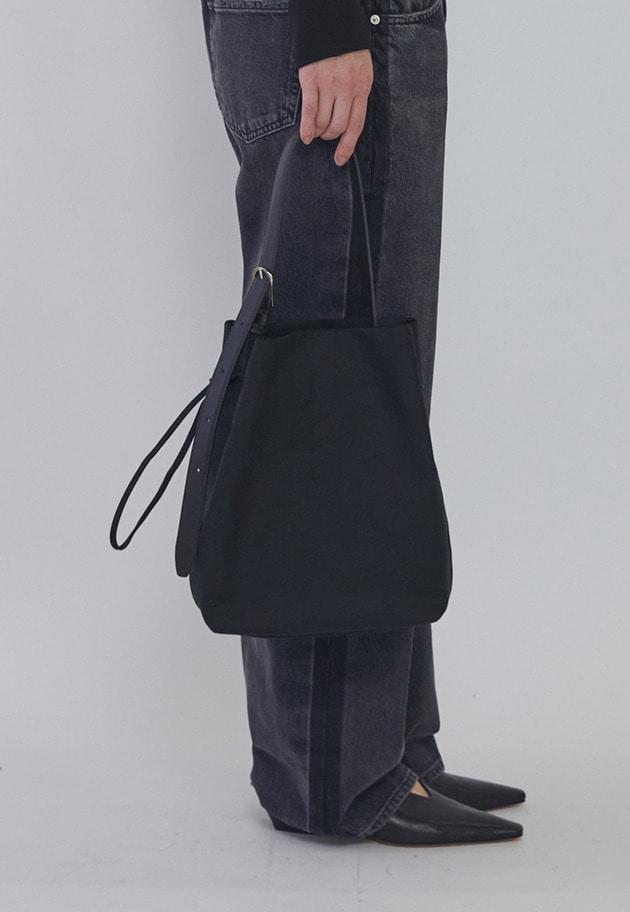 ＜MARY AL TERNA (メアリ オル ターナ)＞"WRAPPING"ワンショルダートートバッグ 詳細画像 Black 1