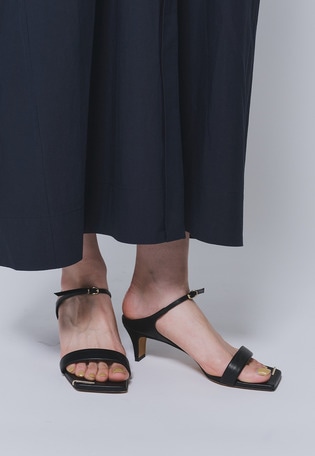 ＜HENRI EN VARGO（ヘンリエンヴァーゴ）＞