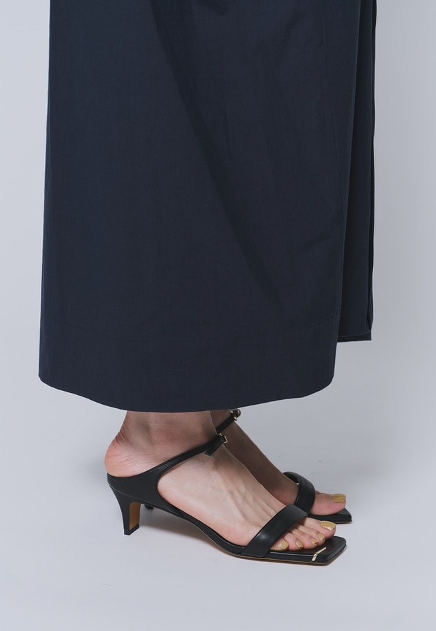 ＜HENRI EN VARGO（ヘンリエンヴァーゴ）＞"May"ヒールサンダル 詳細画像 Black 2