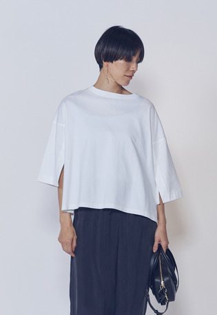 【予約・WEB限定】＜COGTHEBIGSMOKE (コグ ザ ビッグ スモーク)＞“NOELLA”Tシャツ