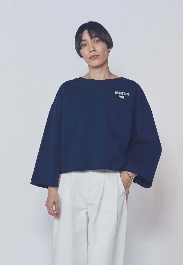＜IRONING (アイロニング)＞ロゴスウェットショートプルオーバー 詳細画像 Navy 1