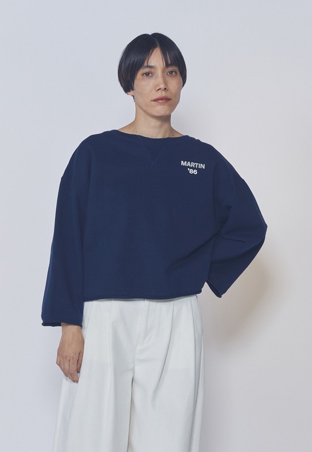 ＜IRONING (アイロニング)＞ロゴスウェットショートプルオーバー 詳細画像 Navy 2
