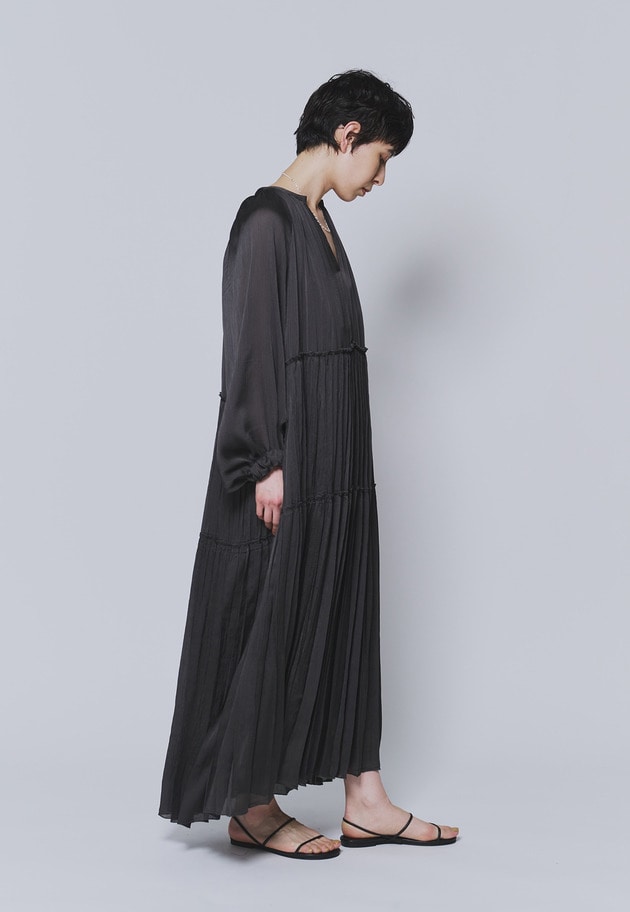 楊柳サテンプリーツワンピース 詳細画像 Charcoal 1