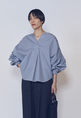 ギャザーブラウス