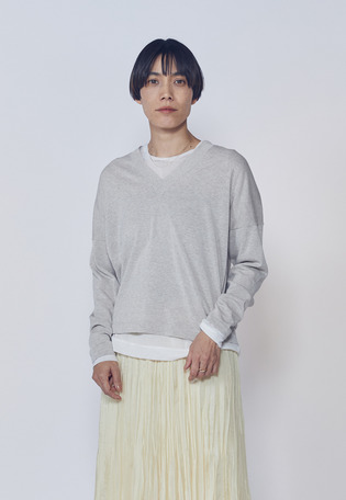 クリーンVネックニットプルオーバー