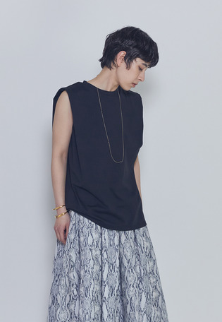 ショルダータックノースリーブTシャツ